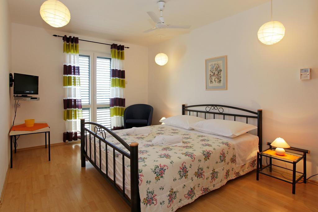 Apartments Mel Bol Room photo